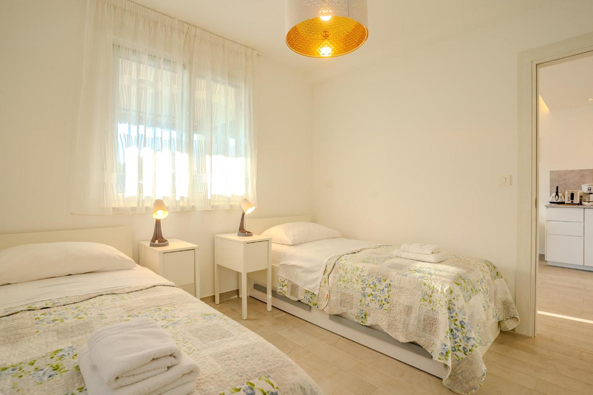 Apartman Polje Njivice Exterior photo